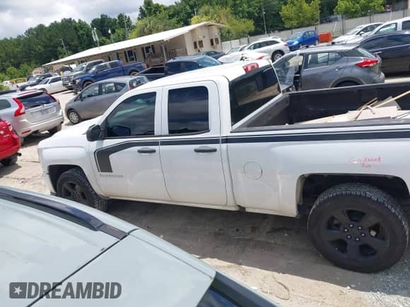 2018 Chevrolet Silverado 1500 Custom with VIN 1GCVKPEC2JZ250445, listed as a IAAI auction lot 42635085 with 120,502 mi miles and . Bid and sale history available at DreamBid. Image 14.