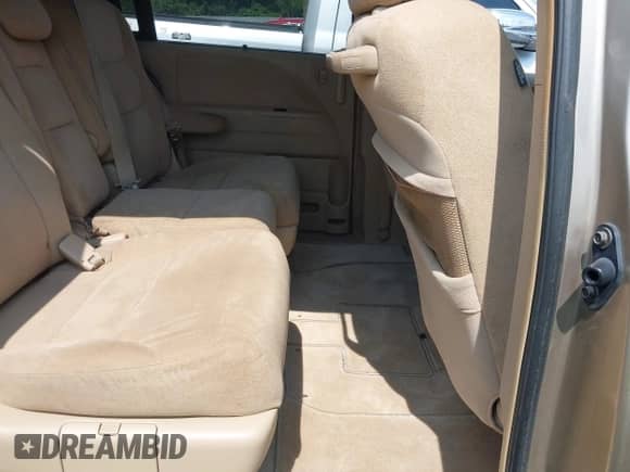 2005 Honda Odyssey EX z VIN 5FNRL38465B409863, wystawiony jako IAAI lot #43009481 z przebiegiem 255 902 mil mil oraz . Historia ofert i sprzedaży dostępna na DreamBid. Obrazek 8.