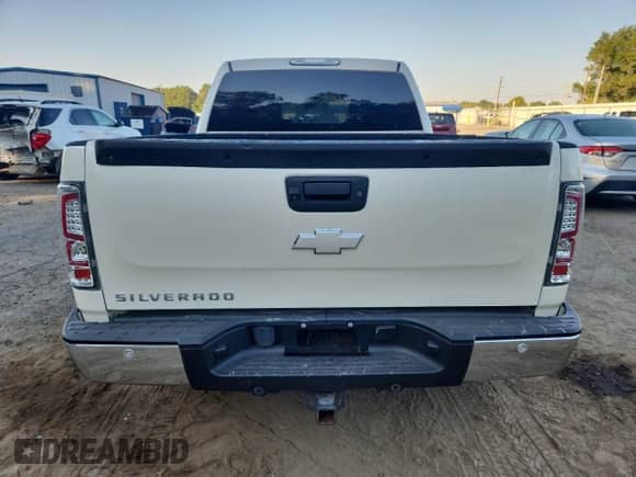 2012 Chevrolet Silverado 1500 LT with VIN 3GCPCSE05CG286602, listed as a Copart auction lot 82434025 with 165,841 mi miles and Salvage title. Bid and sale history available at DreamBid. Image 6.