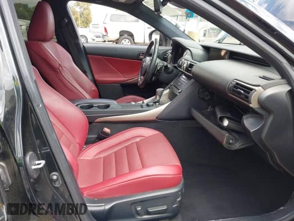 2019 Lexus IS 300 z VIN JTHBA1D26K5099628, wystawiony jako IAAI lot #43240422 z przebiegiem 76 730 mil mil oraz . Historia ofert i sprzedaży dostępna na DreamBid. Obrazek 5.