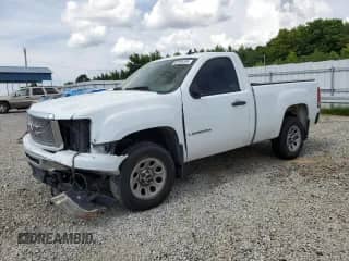 2008 GMC Sierra 1500 Work Truck z VIN 1GTEC14X88Z241340, wystawiony jako Copart lot #62595395 z przebiegiem Nie podano mil oraz Szkoda całkowita • Salvage title. Historia ofert i sprzedaży dostępna na DreamBid. Obrazek 1.