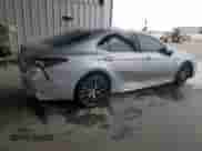 2022 Toyota Camry SE z VIN 4T1G11AK1NU712370, wystawiony jako Copart lot #86229765 z przebiegiem 104 657 mil mil oraz Szkoda całkowita • Salvage title. Historia ofert i sprzedaży dostępna na DreamBid. Obrazek 3.