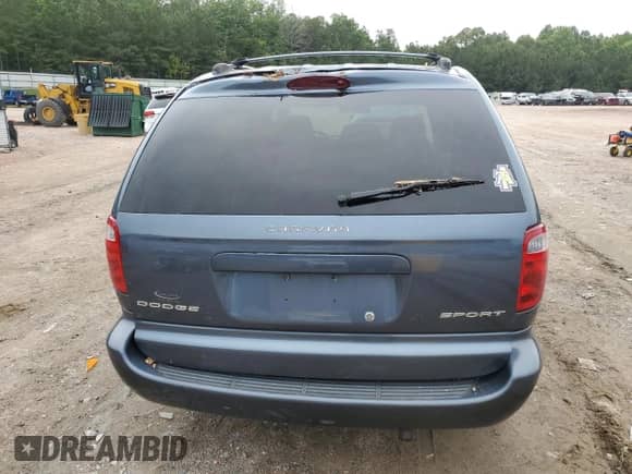2002 Dodge Caravan Sport z VIN 1B4GP45352B573999, wystawiony jako Copart lot #58334775 z przebiegiem 153 575 mil mil oraz Szkoda całkowita • Salvage title. Historia ofert i sprzedaży dostępna na DreamBid. Obrazek 6.
