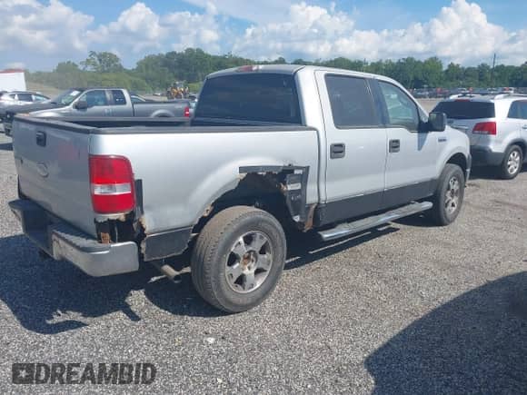2006 Ford F-150 XLT with VIN 1FTPW14546KA66332, listed as a IAAI auction lot 42982422 with 249,938 mi miles and . Bid and sale history available at DreamBid. Image 4.
