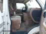 1999 Dodge Cargo z VIN 2B6HB11Z5XK584991, wystawiony jako IAAI lot #41916993 z przebiegiem 177 568 mil mil oraz . Historia ofert i sprzedaży dostępna na DreamBid. Obrazek 5.