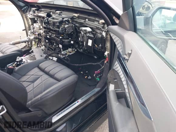 2023 BMW 7 Series 760i xDrive with VIN WBA33EJ02PCL90220, listed as a IAAI auction lot 41042194 with Not provided miles and . Bid and sale history available at DreamBid. Image 5.