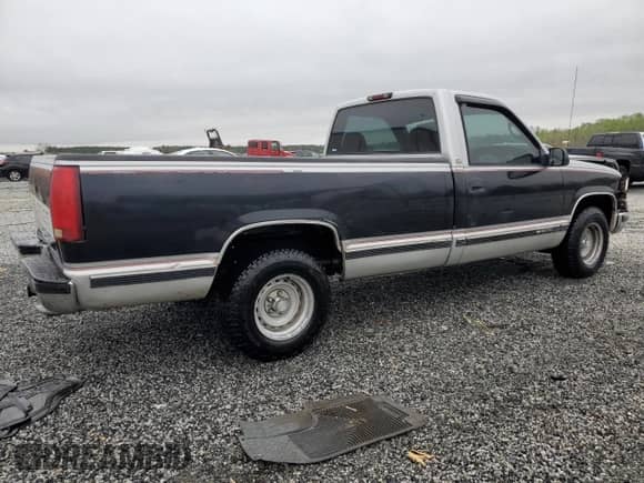 1997 Chevrolet Silverado 1500 with VIN 1GCEC14R2VZ231710, listed as a Copart auction lot 51452965 with 263,678 mi miles and Salvage title. Bid and sale history available at DreamBid. Image 3.