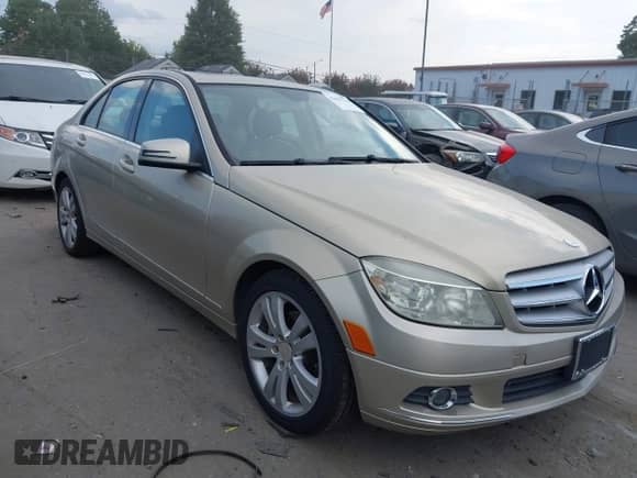 2010 Mercedes-Benz C 300 Sport с VIN WDDGF8BB2AF436136, выставлен на аукционе IAAI как лот 43057764 с пробегом 85 539 миль миль и . История ставок и продаж доступна на DreamBid. Изображение 1.