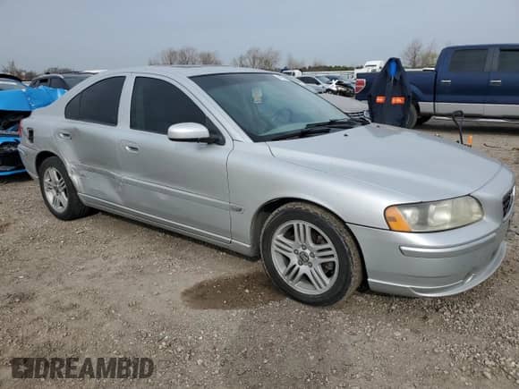 2005 Volvo S60 с VIN YV1RS592052484177, выставлен на аукционе Copart как лот 47921685 с пробегом 132 527 миль миль и Списание • Salvage title. История ставок и продаж доступна на DreamBid. Изображение 4.