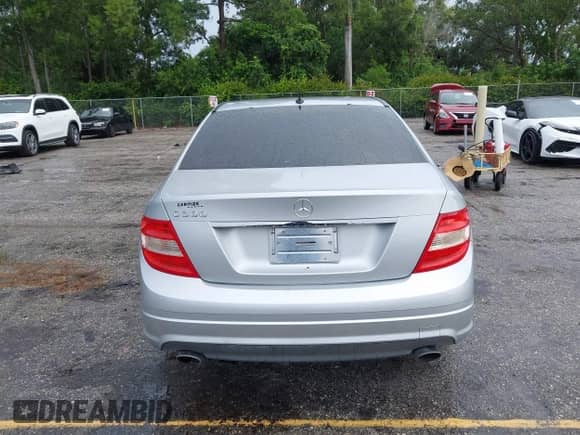 2010 Mercedes-Benz C 300 Luxury with VIN WDDGF5EB6AR101096, listed as a IAAI auction lot 43329137 with 91,347 mi miles and . Bid and sale history available at DreamBid. Image 17.