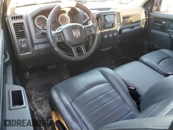 2013 Ram 1500 Tradesman z VIN 3C6JR6AP0DG572591, wystawiony jako Copart lot #79897204 z przebiegiem 160 626 mil mil oraz Szkoda całkowita • Salvage title. Historia ofert i sprzedaży dostępna na DreamBid. Obrazek 8.