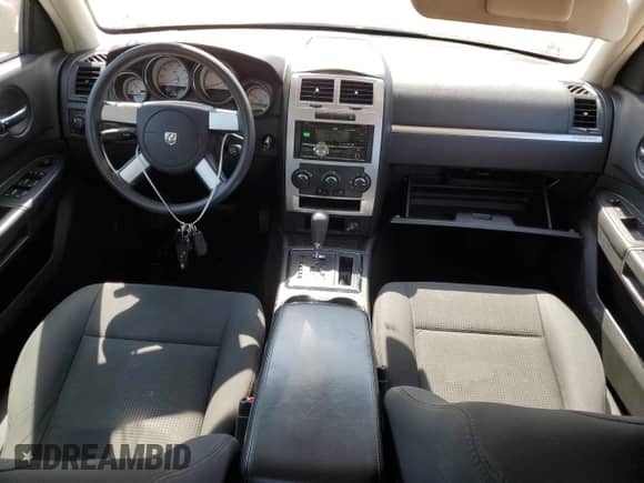 2008 Dodge Charger SE с VIN 2B3KA43G18H316618, выставлен на аукционе Copart как лот 68883804 с пробегом 131 923 миль миль и Чистый • Clean title. История ставок и продаж доступна на DreamBid. Изображение 8.