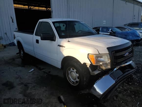 2013 Ford F-150 XL z VIN 1FTMF1CM0DKF69008, wystawiony jako Copart lot #83800745 z przebiegiem 192 926 mil mil oraz Szkoda całkowita • Salvage title. Historia ofert i sprzedaży dostępna na DreamBid. Obrazek 4.