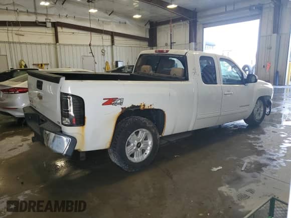 2011 Chevrolet Silverado 1500 LTZ z VIN 1GCRKTE3XBZ246915, wystawiony jako Copart lot #56074545 z przebiegiem Nie podano mil oraz Czysty tytuł • Clean title. Historia ofert i sprzedaży dostępna na DreamBid. Obrazek 3.