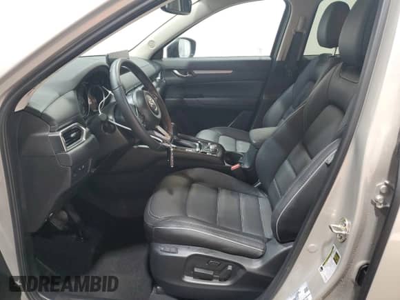 2025 Mazda CX-5 S Preferred с VIN JM3KFBCLXS0702166, выставлен на аукционе Copart как лот 86679835 с пробегом 4 015 миль миль и Чистый • Clean title. История ставок и продаж доступна на DreamBid. Изображение 7.