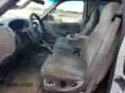 2000 Ford F-150 XL z VIN 1FTRX17L7YNB93206, wystawiony jako Copart lot #70413045 z przebiegiem 386 558 mil mil oraz Szkoda całkowita • Salvage title. Historia ofert i sprzedaży dostępna na DreamBid. Obrazek 7.