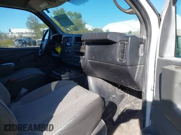 2012 Chevrolet Express Passenger 1LT с VIN 1GAZG1FG3C1130603, выставлен на аукционе IAAI как лот 43301310 с пробегом Не указан миль и . История ставок и продаж доступна на DreamBid. Изображение 5.