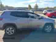 2018 Jeep Compass Latitude z VIN 3C4NJCBB1JT344203, wystawiony jako IAAI lot #43449601 z przebiegiem 173 856 mil mil oraz . Historia ofert i sprzedaży dostępna na DreamBid. Obrazek 14.