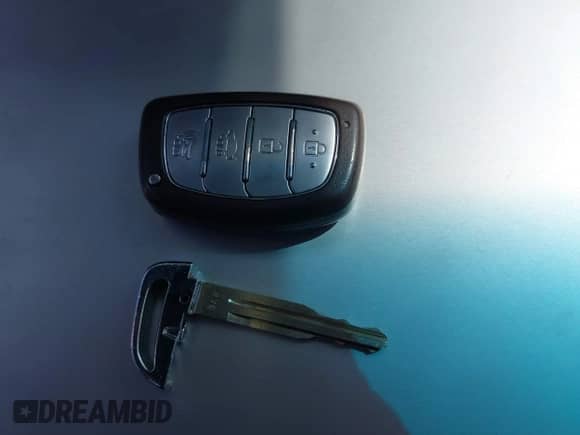 2019 Hyundai Elantra SEL z VIN KMHD84LF8KU876484, wystawiony jako IAAI lot #43148748 z przebiegiem 94 557 mil mil oraz . Historia ofert i sprzedaży dostępna na DreamBid. Obrazek 11.