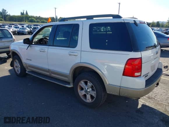 2005 Ford Explorer Eddie Bauer z VIN 1FMDU64K25UB72627, wystawiony jako IAAI lot #43268902 z przebiegiem 135 749 mil mil oraz . Historia ofert i sprzedaży dostępna na DreamBid. Obrazek 3.