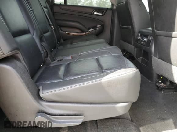 2018 Chevrolet Suburban LT z VIN 1GNSKHKC1JR304841, wystawiony jako Copart lot #45272825 z przebiegiem Nie podano mil oraz Szkoda całkowita • Salvage title. Historia ofert i sprzedaży dostępna na DreamBid. Obrazek 12.