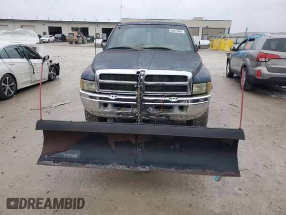 1994 Dodge 1500 z VIN 1B7HF16Z5RS638842, wystawiony jako Copart lot #85811464 z przebiegiem 148 720 mil mil oraz Czysty tytuł • Clean title. Historia ofert i sprzedaży dostępna na DreamBid. Obrazek 5.