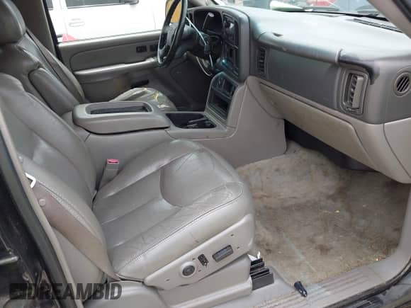 2004 Chevrolet Tahoe LT с VIN 1GNEC13Z14R203713, выставлен на аукционе IAAI как лот 42490743 с пробегом 216 529 миль миль и . История ставок и продаж доступна на DreamBid. Изображение 5.