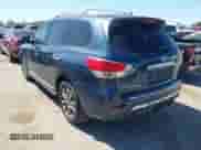 2014 Nissan Pathfinder SV z VIN 5N1AR2MN9EC687010, wystawiony jako IAAI lot #41982320 z przebiegiem 173 138 mil mil oraz . Historia ofert i sprzedaży dostępna na DreamBid. Obrazek 3.