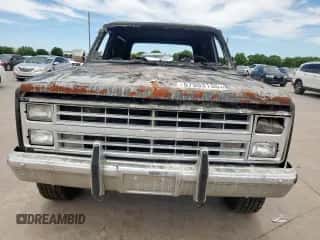 1985 Chevrolet Blazer K10 Utility HT с VIN 1G8EK18H2FF206047, выставлен на аукционе Copart как лот 57903135 с пробегом Не указан миль и На запчасти • Non repairable. История ставок и продаж доступна на DreamBid. Изображение 5.