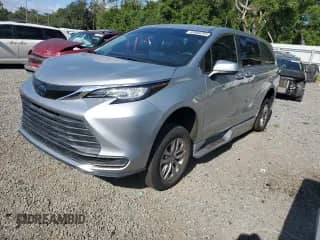 2022 Toyota Sienna LE with VIN 5TDKRKEC8NS079788, listed as a Copart auction lot 69008295 with 21,212 mi miles and Non repairable. Bid and sale history available at DreamBid. Image 1.