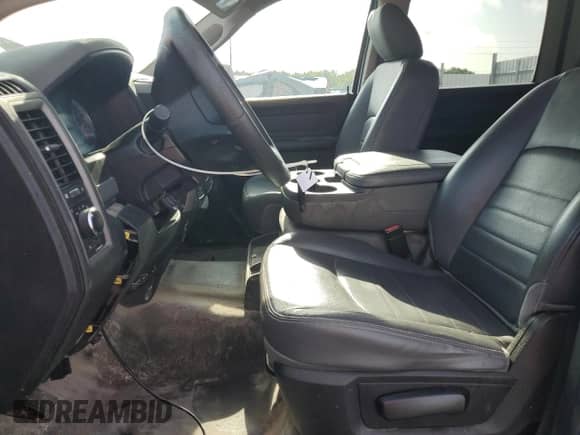 2019 Ram 1500 Tradesman z VIN 1C6RR7KG9KS609831, wystawiony jako Copart lot #55761015 z przebiegiem 197 300 mil mil oraz Czysty tytuł • Clean title. Historia ofert i sprzedaży dostępna na DreamBid. Obrazek 7.