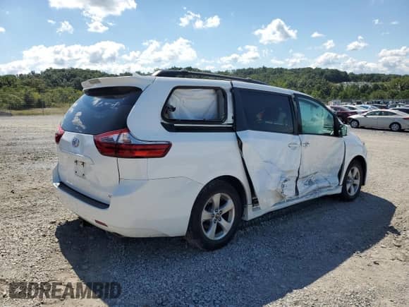 2020 Toyota Sienna LE Auto Access Seat with VIN 5TDKZ3DC5LS047613, listed as a Copart auction lot 69842825 with 68,217 mi miles and Salvage title. Bid and sale history available at DreamBid. Image 3.