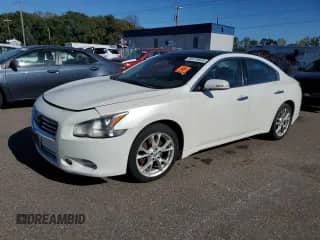 2014 Nissan Maxima SV z VIN 1N4AA5AP4EC494031, wystawiony jako Copart lot #82419645 z przebiegiem Nie podano mil oraz Czysty tytuł • Clean title. Historia ofert i sprzedaży dostępna na DreamBid. Obrazek 1.