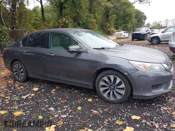 2014 Honda Accord Touring z VIN 1HGCR6F7XEA001329, wystawiony jako IAAI lot #43435290 z przebiegiem 318 555 mil mil oraz . Historia ofert i sprzedaży dostępna na DreamBid. Obrazek 13.