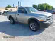 2009 Dodge 1500 ST с VIN 1D3HV16PX9J506982, выставлен на аукционе IAAI как лот 42576995 с пробегом 172 796 миль миль и . История ставок и продаж доступна на DreamBid. Изображение 1.