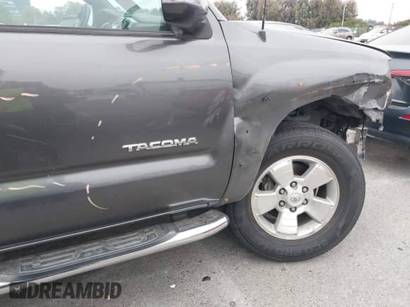 2014 Toyota Tacoma PreRunner with VIN 3TMKU4HN9EM041509, listed as a IAAI auction lot 42441194 with 290,715 mi miles and . Bid and sale history available at DreamBid. Image 21.