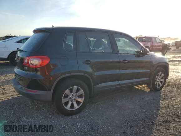 2010 Volkswagen Tiguan S с VIN WVGCV7AX7AW530642, выставлен на аукционе Copart как лот 81717144 с пробегом 89 306 миль миль и Списание • Salvage title. История ставок и продаж доступна на DreamBid. Изображение 3.