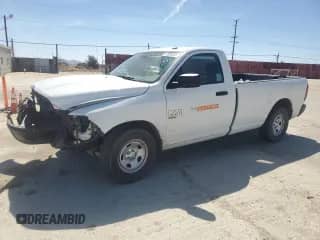 2022 Ram 1500 Tradesman z VIN 3C6JR6DGXNG330114, wystawiony jako Copart lot #57038545 z przebiegiem 82 802 mil mil oraz Szkoda całkowita • Salvage title. Historia ofert i sprzedaży dostępna na DreamBid. Obrazek 1.