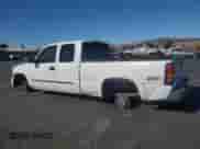 2004 GMC Sierra 1500 SLT z VIN 1GTEK19T64E137004, wystawiony jako Copart lot #66133455 z przebiegiem 232 841 mil mil oraz Szkoda całkowita • Salvage title. Historia ofert i sprzedaży dostępna na DreamBid. Obrazek 2.