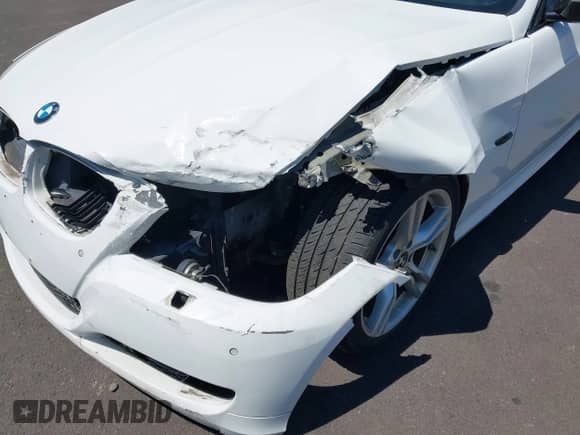 2009 BMW 3 Series 335d z VIN WBAPN73509A266106, wystawiony jako IAAI lot #42688609 z przebiegiem 193 710 mil mil oraz . Historia ofert i sprzedaży dostępna na DreamBid. Obrazek 6.