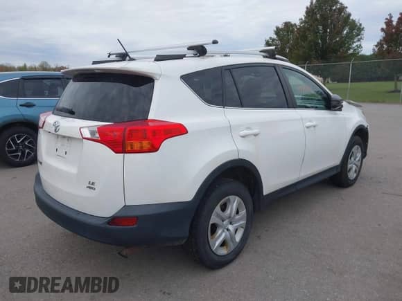 2015 Toyota RAV4 LE with VIN 2T3BFREV1FW261836, listed as a IAAI auction lot 43438192 with 162,574 mi miles and . Bid and sale history available at DreamBid. Image 4.