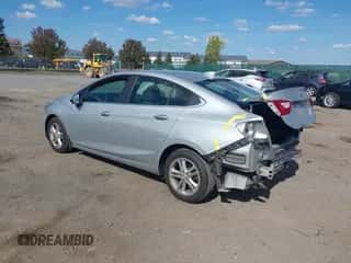 2017 Chevrolet Cruze LT z VIN 1G1BE5SM6H7119044, wystawiony jako IAAI lot #43381537 z przebiegiem 116 350 mil mil oraz . Historia ofert i sprzedaży dostępna na DreamBid. Obrazek 3.