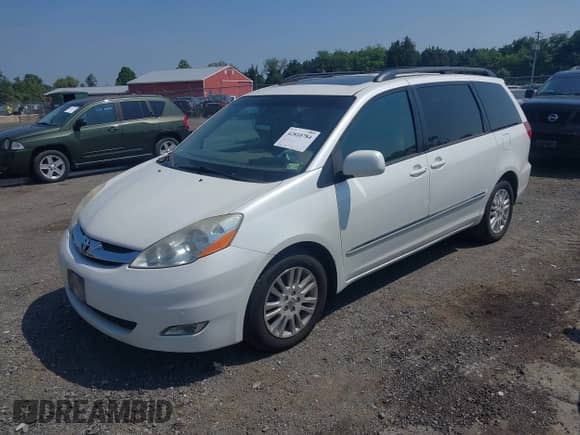 2010 Toyota Sienna XLE с VIN 5TDYK4CC1AS296946, выставлен на аукционе IAAI как лот 42810784 с пробегом 208 635 миль миль и . История ставок и продаж доступна на DreamBid. Изображение 17.
