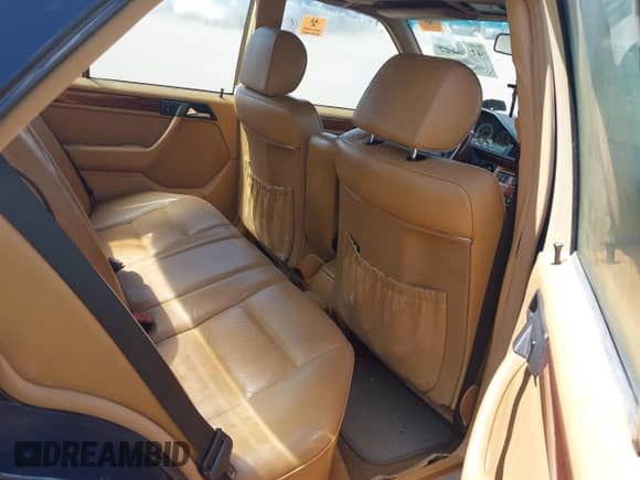 1992 Mercedes-Benz 300 с VIN WDBEA30E5NB702485, выставлен на аукционе IAAI как лот 42938122 с пробегом 279 330 миль миль и . История ставок и продаж доступна на DreamBid. Изображение 8.