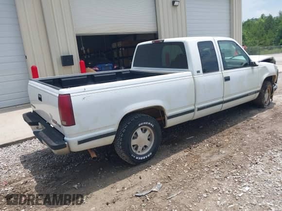 1996 GMC Sierra 1500 with VIN 2GTEC19W6T1541556, listed as a IAAI auction lot 42293418 with 232,983 mi miles and . Bid and sale history available at DreamBid. Image 4.