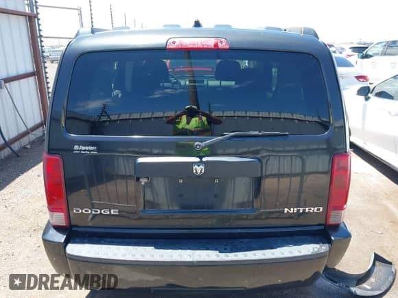 2011 Dodge Nitro Heat z VIN 1D4PT4GK4BW599542, wystawiony jako IAAI lot #42636995 z przebiegiem 174 265 mil mil oraz . Historia ofert i sprzedaży dostępna na DreamBid. Obrazek 16.