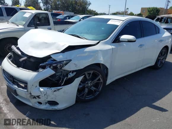 2014 Nissan Maxima S z VIN 1N4AA5AP3EC499205, wystawiony jako IAAI lot #43293358 z przebiegiem Nie podano mil oraz . Historia ofert i sprzedaży dostępna na DreamBid. Obrazek 2.