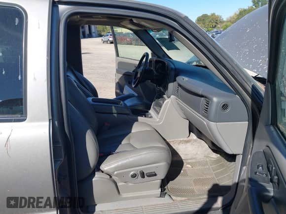 2003 Chevrolet Tahoe LT с VIN 1GNEK13Z53J177875, выставлен на аукционе IAAI как лот 43373369 с пробегом 148 034 миль миль и . История ставок и продаж доступна на DreamBid. Изображение 5.