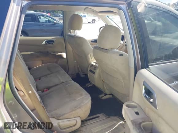 2014 Nissan Pathfinder Platinum with VIN 5N1AR2MN9EC695768, listed as a IAAI auction lot 42688632 with 181,070 mi miles and . Bid and sale history available at DreamBid. Image 8.