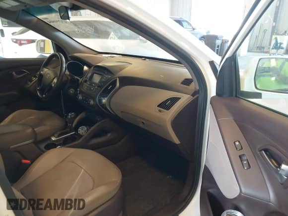 2015 Hyundai Tucson Limited z VIN KM8JUCAG6FU076471, wystawiony jako IAAI lot #43204604 z przebiegiem 104 816 mil mil oraz . Historia ofert i sprzedaży dostępna na DreamBid. Obrazek 5.